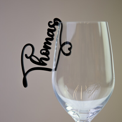 personalisierter-3d-acryl-getraenkehalter-und-tischnamensschild-a-nr-3d-gh-acryl-01-ihreparty-ch.jpg