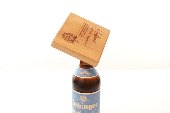 untersetzer-mit-integriertem-flaschenoeffner-a-nr-lir-1015-05-ihreparty-ch.jpg
