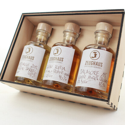 geschenkbox-fuer-whisky-rum-a-nr-lir-1024-01-ihreparty-ch.jpg