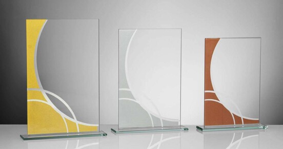 glastrophaeen-mit-metalloptik-3-gold-a-nr-sti-68390-01-ihreparty-ch.jpg